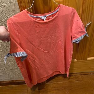 Crown & Ivy coral summer top with ties on sleeves size L